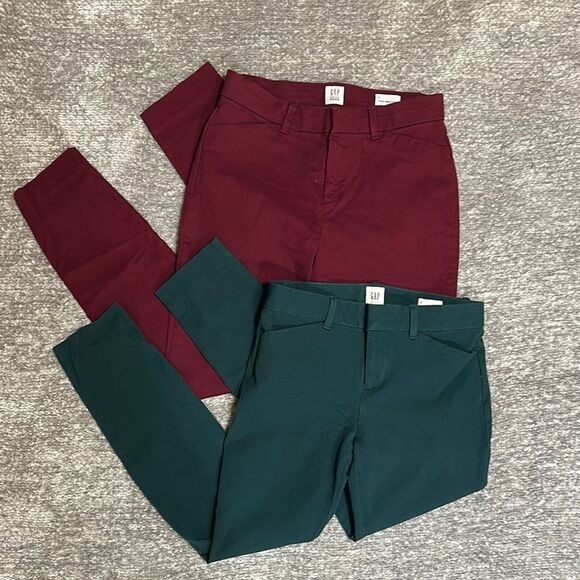 GAP Pants - 2 pair of gap signature skinny ankle pant in Burgundy and Green size 0